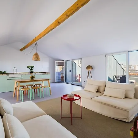 View ! Penthouse Historical Center With 3 Terasses Amazing River View * Лиссабон