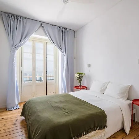 Апартаменты View ! Penthouse Historical Center With 3 Terasses Amazing River View