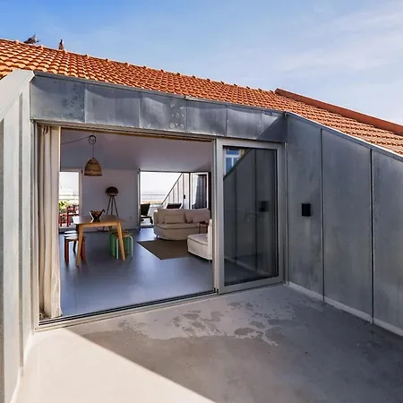View ! Penthouse Historical Center With 3 Terasses Amazing River View Апартаменты