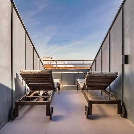 View ! Penthouse Historical Center With 3 Terasses Amazing River View Апартаменты *